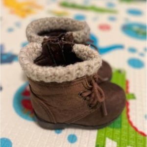 Toddler boots size 3